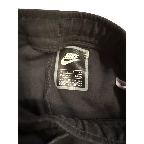 Nike Tech Fleece Shorts Kids Black Athletic Training Gym Drawstring Pockets - Picture 2 of 3